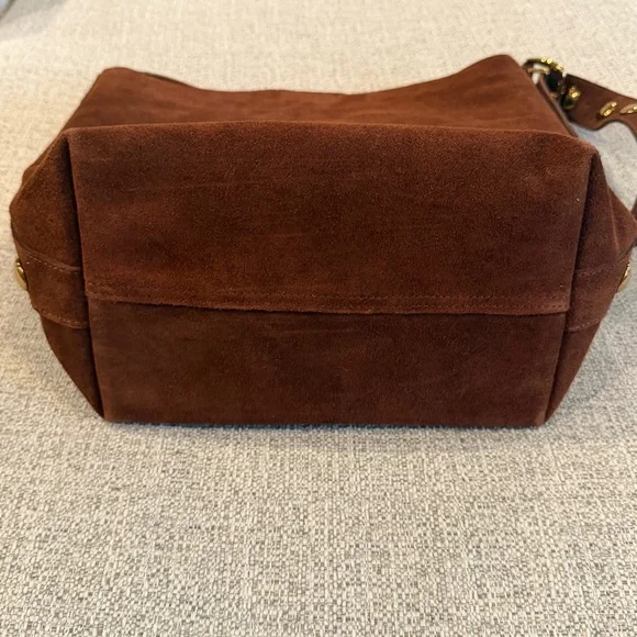 NWT Madewell Essentials Suede Bucket Bag with studded strap detail in brown - Picture 9 of 12